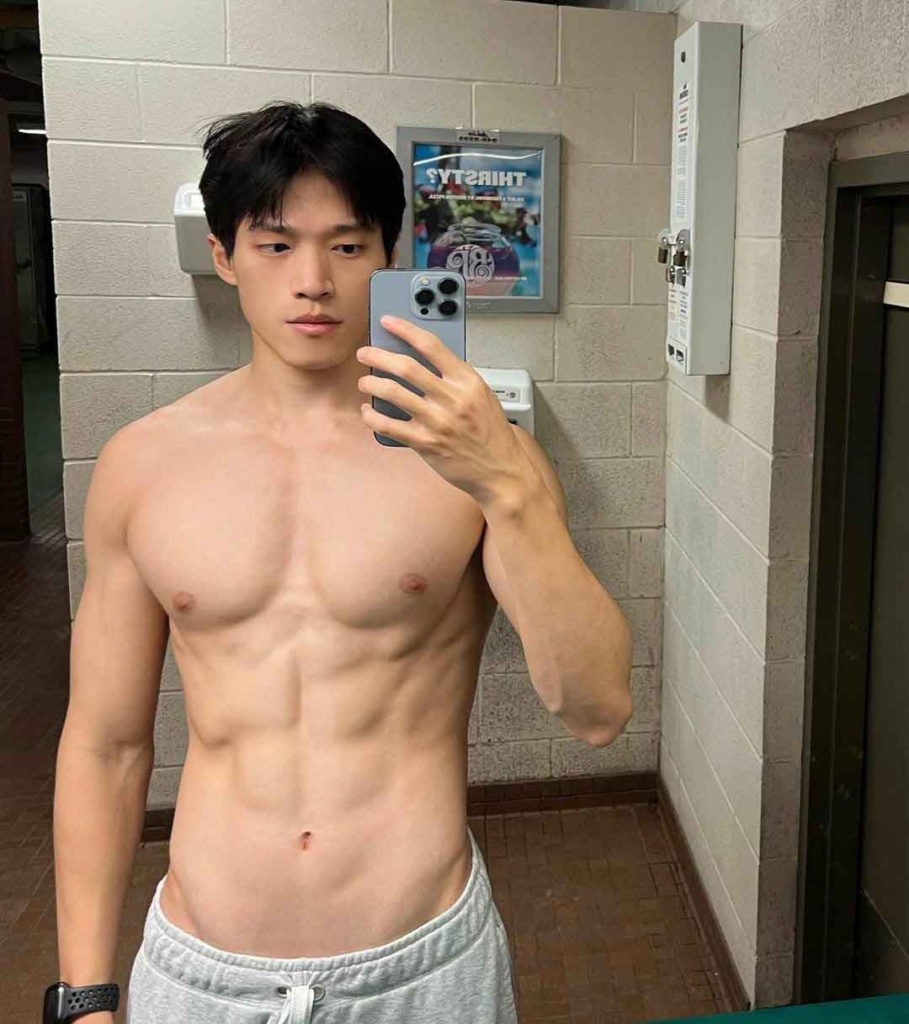 ส่องวาร์ป ยู ต้วนเฉียน Yu Duanqian หนุ่มหล่อ แคนนาดา ซิกแพคแน่น เริส