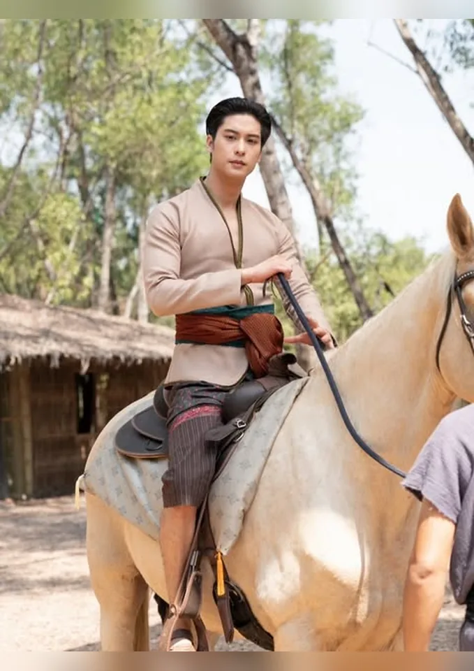 ออกัส วชิรวิชญ์ ในบทพ่อเดชจากบุพเพสันนิวาส 2569