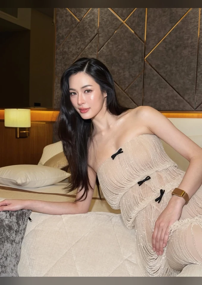 หลิงหลิง ศิริลักษณ์ ในลุคเดรสออกงาน