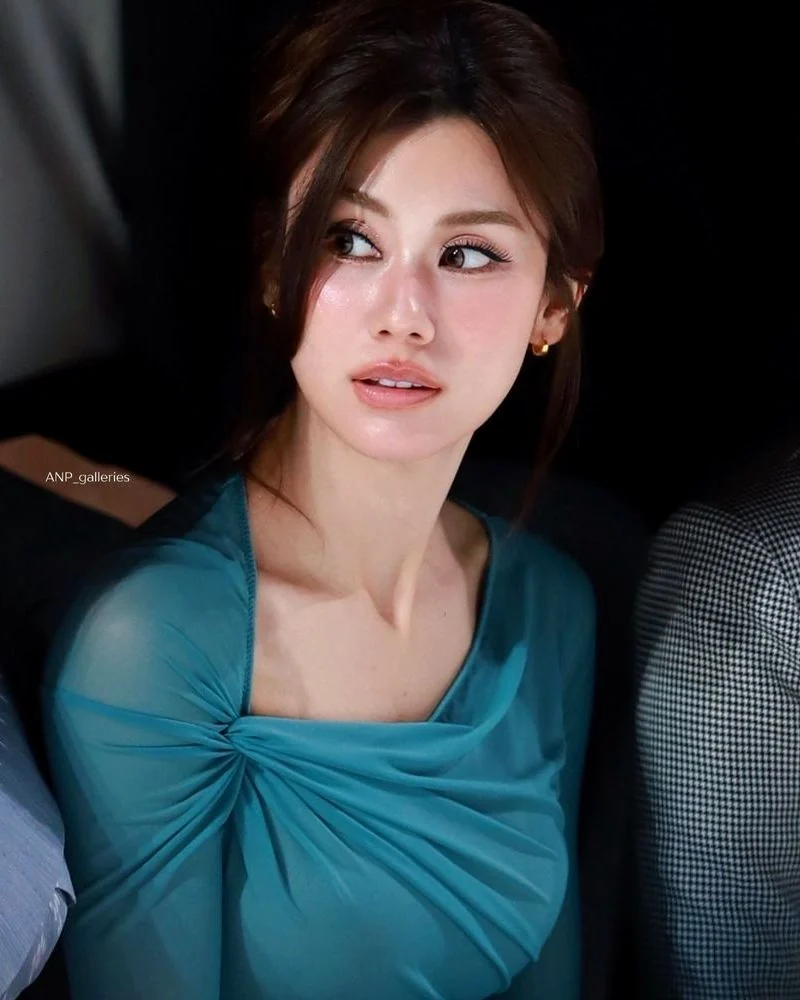 ลีน่า ลลินา ภาพเดี่ยวและสไตล์การแต่งตัว